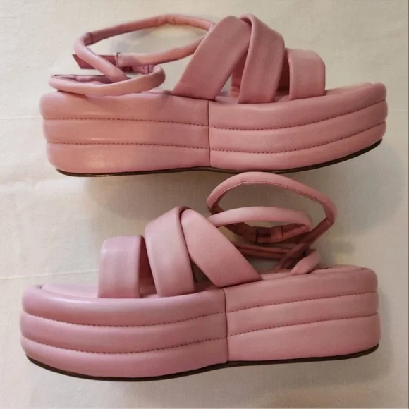 NWOT Free People Harper
Flatform Chunky Pink Platform
Sandals - Picture 1 of 6